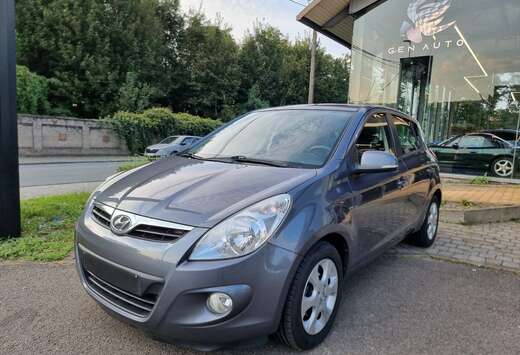 Hyundai 1.4 CRDi * Euro 5 * 12 MOIS GARANTIE *