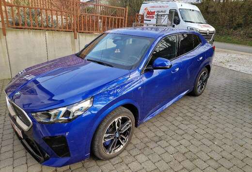 BMW iX2 66.5 kWh xDrive30 M Edition