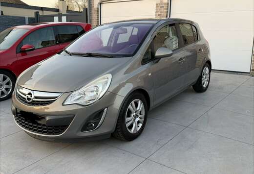 Opel 1.3 CDTi 2012.  112000 Km Garantie