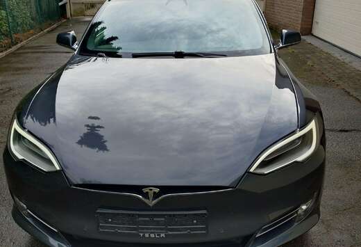 Tesla Model S 100D Allradantrieb