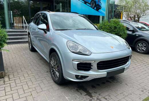 Porsche Cayenne 3.0i V6 PHEV S Platinum Edition Tiptr ...