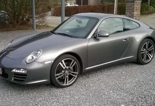 Porsche carrera 4 boite Manuel en très bon état nou ...