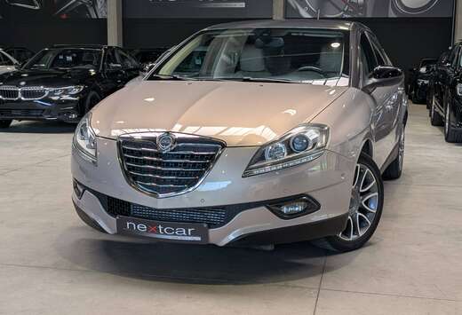 Lancia 1.6Multijet Argento *XENON-NAVI-BOSE-PARKING-C ...