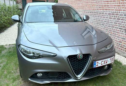 Alfa Romeo 2.0T AT8 Super Grigio + bruin leder