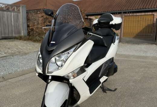Honda Avec Seulement 4000 Km ! Pret A Etre Immat !