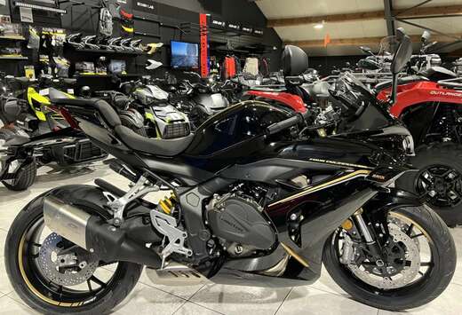 SRK 800 RR