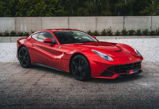 Ferrari Berlinetta / Atelier / Rosso Fuoco / Carbon / ...