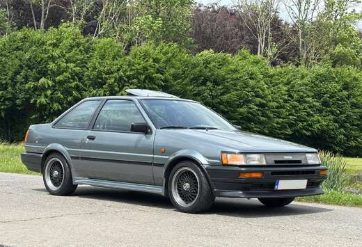 Toyota GT AE86/ Super état