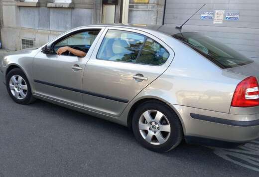 Skoda Octavia 1.6i 16v FSI Elegance Tiptronic