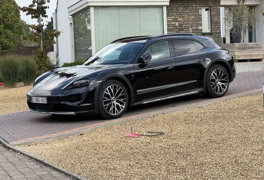 Porsche 4 Cross Turismo