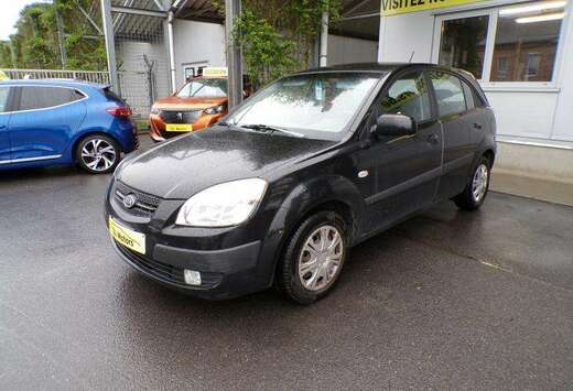 Kia 5 portes 1.4i 97cv noir 07/08 Airco Radio USB CD