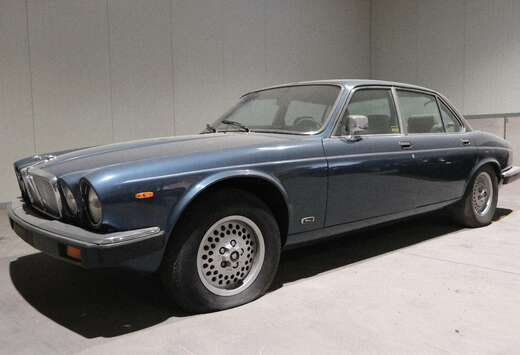 Jaguar XJ12 Double Six