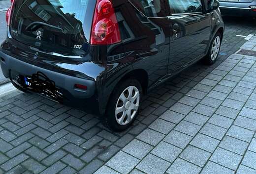 Peugeot 1.0i Black & Silver Edition