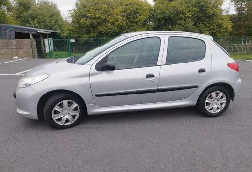 Peugeot 206  1.1i Trendy