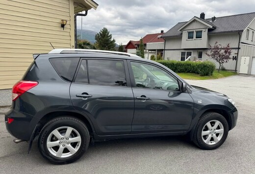 Toyota RAV4 2.2 D-4D Cross Sport