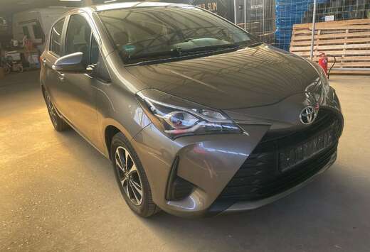 Toyota 1.5 Benzine 2017 102 000 KM NAVI CAMERA DIGI A ...