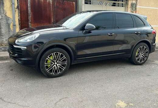 Porsche Cayenne 4.8 Turbo V8 S Tiptronic S