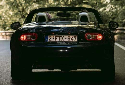 Mazda MX-5 Roadster Coupé 1.8i  série spéciale Sen ...