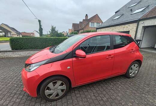 Toyota Aygo 1.0 VVT-i Multi Mode x-play LHD