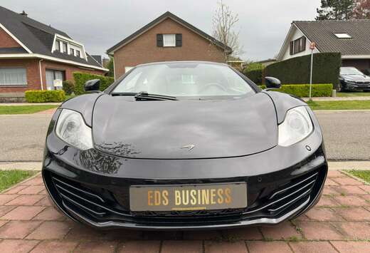 McLaren MP4-12C/ Premiere main / Carbone / ...