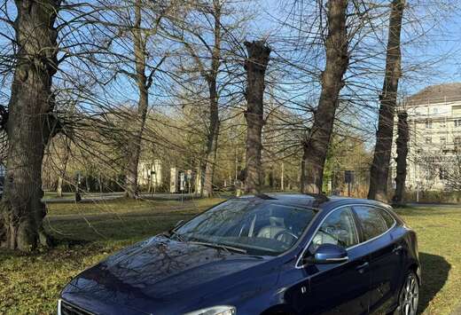 Volvo V40 2.0T Special ocean race edition