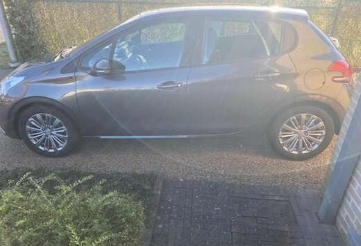 Peugeot 208 PureTech 82 Allure