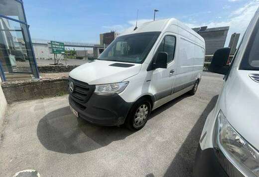 Mercedes-Benz 47 kWh L2H3 E-Sprinter