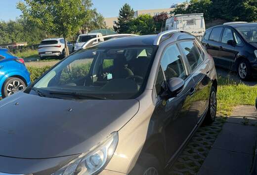 Peugeot 2008 1.2 PureTech Crossway S
