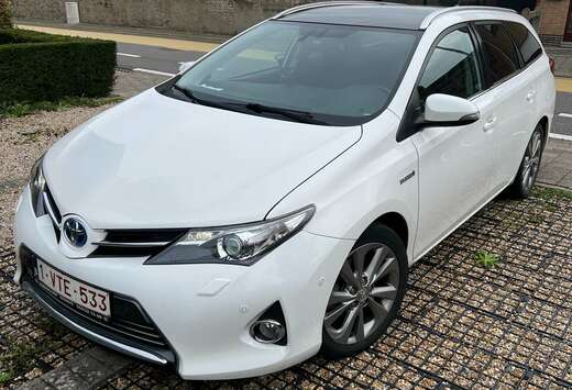 Toyota 1.8i Hybride  Premium CVT touring sport