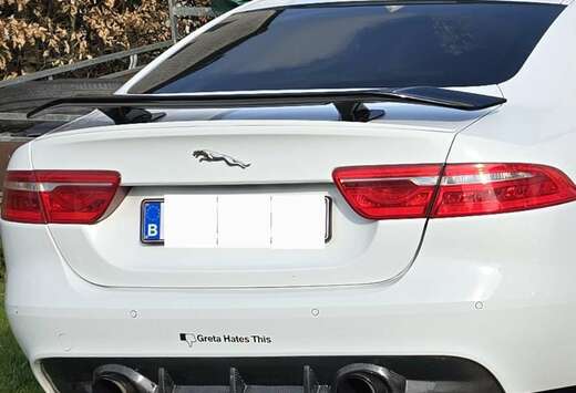 Jaguar XE 2.0 T R-Sport