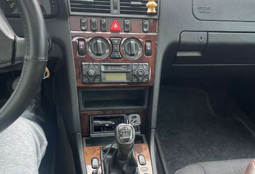 Mercedes-Benz Espèce
