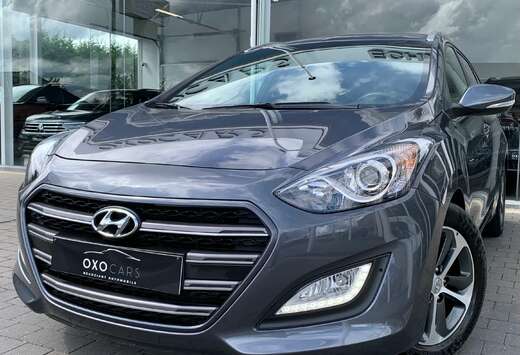 Hyundai i30 SW 1.6 135CV / GO! / BOITE AUTO / CLIM AU ...