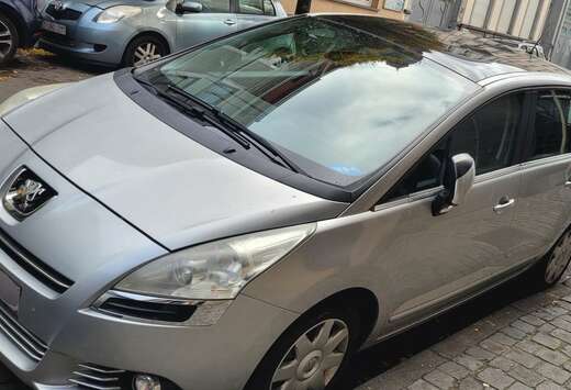 Peugeot 155 THP Family