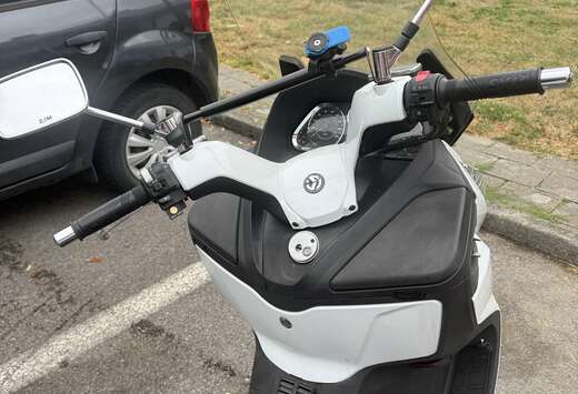 Maxsym 400 de 2014 13 000 km  Entretien fait à 110