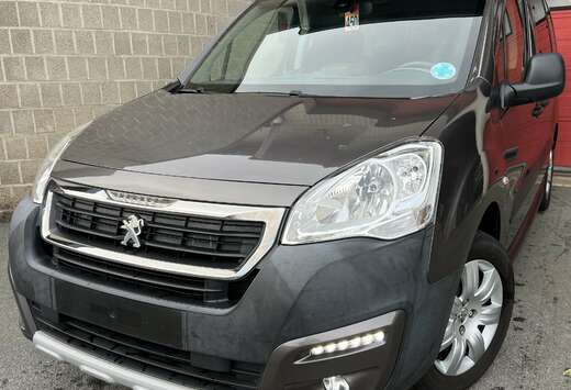 Peugeot Tepee 1.2 PureTech Style + CLIM + NAVI + PANO