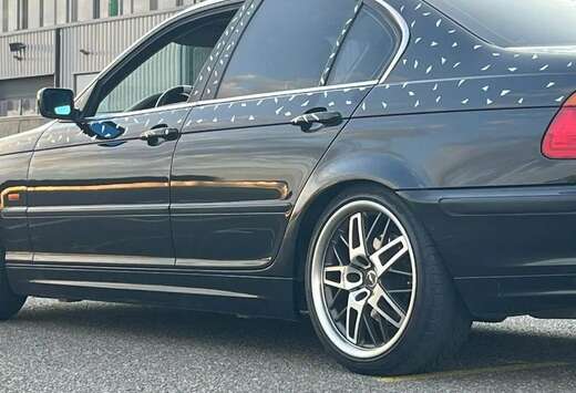 BMW 328i