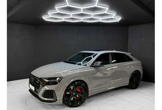 Audi 4.0 TFSI quattro / CARBON / CERAMIC / B&O / Matr ...