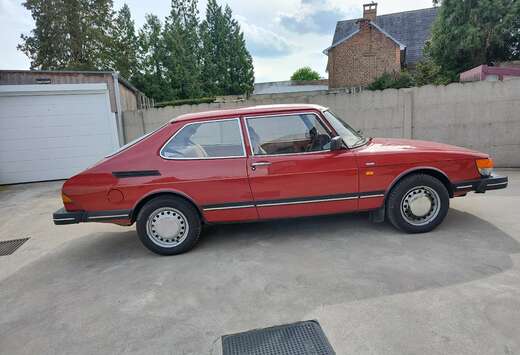 Saab 900 i