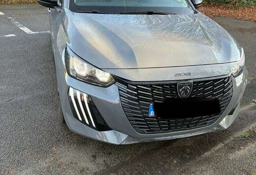 Peugeot 208 Allure 1.2 Pure Tech