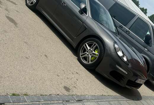 Porsche S e-Hybrid 3.0i V6 Tiptronic