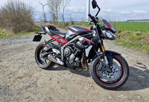 Triumph 765