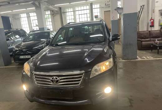 Toyota 2.2 D-4D D-CAT 4x4 Premium DPF