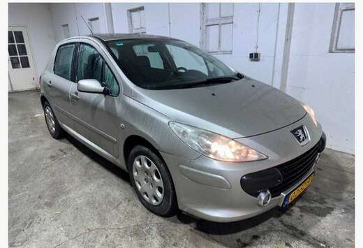 Peugeot 110 Premium