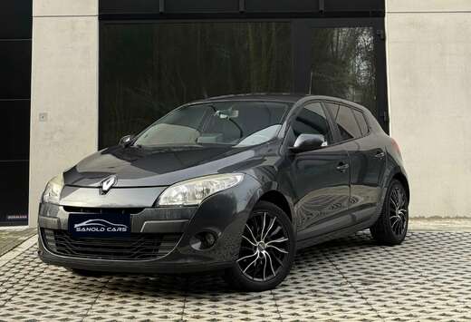 Renault Megane 1.6i Privilège  Full  Carplay