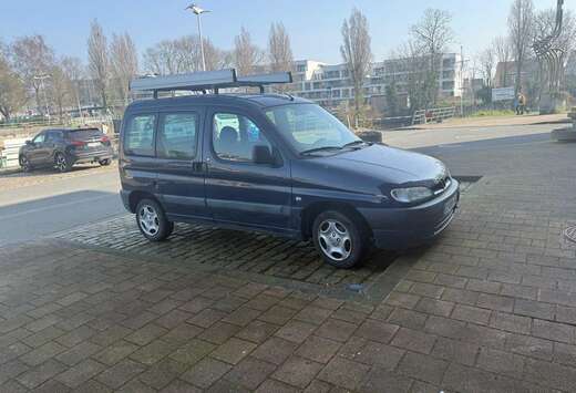 Peugeot D 70 Combispace