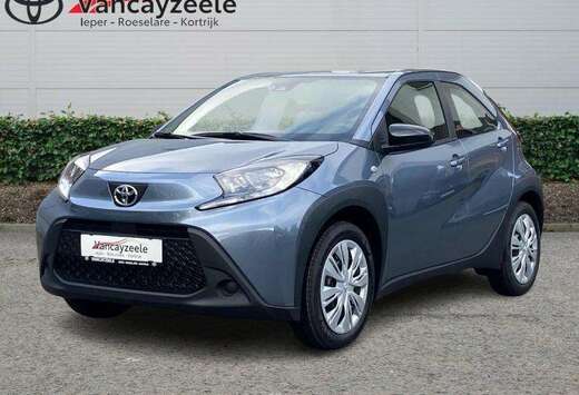 Toyota play+comfortpack+cam+apple car