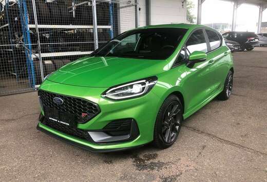 Ford ST 1.5 200 pk M6 Mean Green met B&O Audio