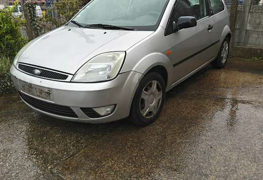 Ford 1.3i Ghia edition