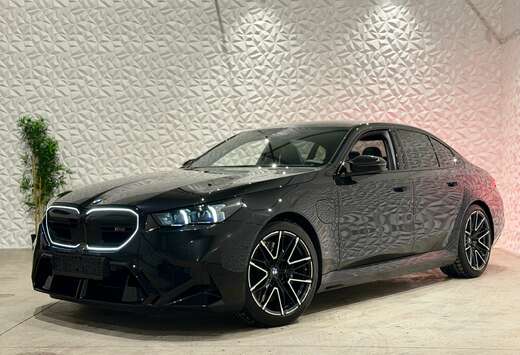 BMW M DRIVE PRO - B&W - 360