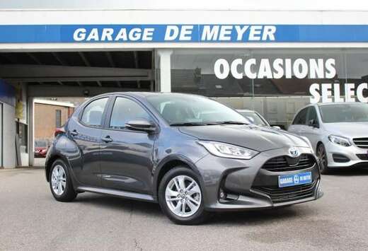 Toyota 1.5 HYBRIDE DYNAMIC
